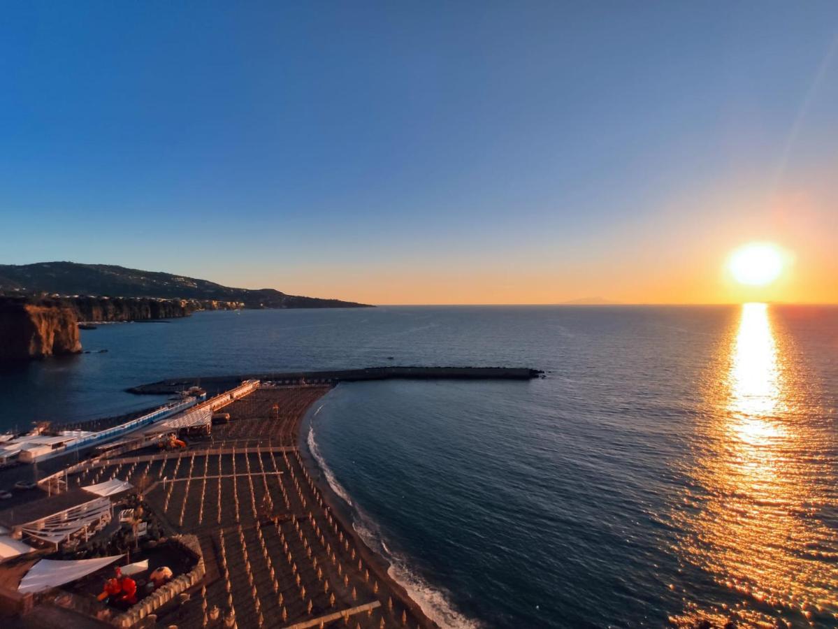 B&B Mediterranea Мета Екстериор снимка